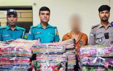 শাড়ি নিয়ে আসছিলেন আলাল
