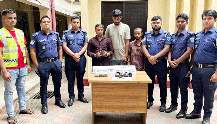 মৌলভীবাজারে ইয়াবা ও নগদ ৪ লাখ ৪০ হাজার টাকাসহ গ্রে প্তা র ৩