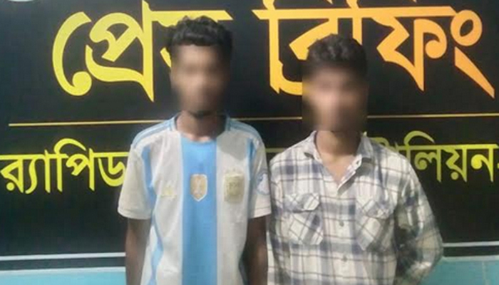 র‌্যাবের সিগন্যালে থামে অটোরিক্সা তল্লাশির