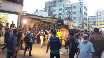 আমির হামজার গাড়িতে হামলা, জামায়াত-গণঅধিকার সংঘর্ষে আহত ১৫
