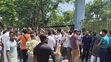দক্ষিণ সুরমায় ইউএনও কার্যালয়ে তালা ঝুলিয়ে দিল যুবদল–ছাত্রদল