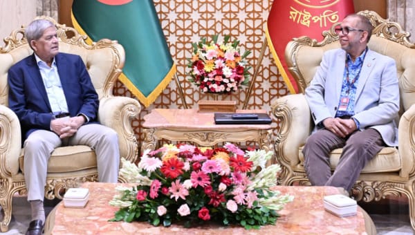 রাষ্ট্রপতির সঙ্গে ড. ফয়েজ উদ্দিন এমবিই’র সৌজন্য সাক্ষাৎ