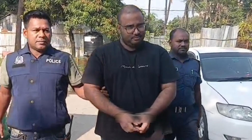 সিলেট থেকে মেয়রপুত্র গ্রে ফ তা র