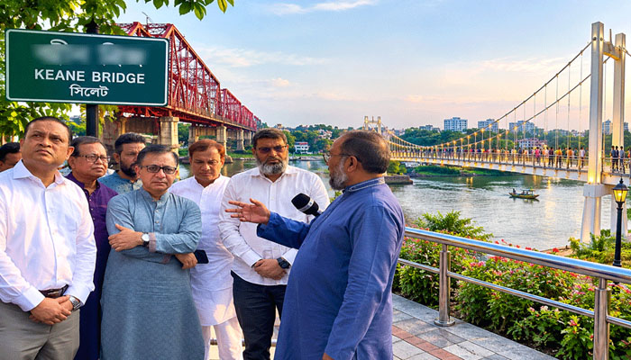 কিন ব্রিজের পাশে ঝুলন্ত সেতু করবেন বাণিজ্যমন্ত্রী