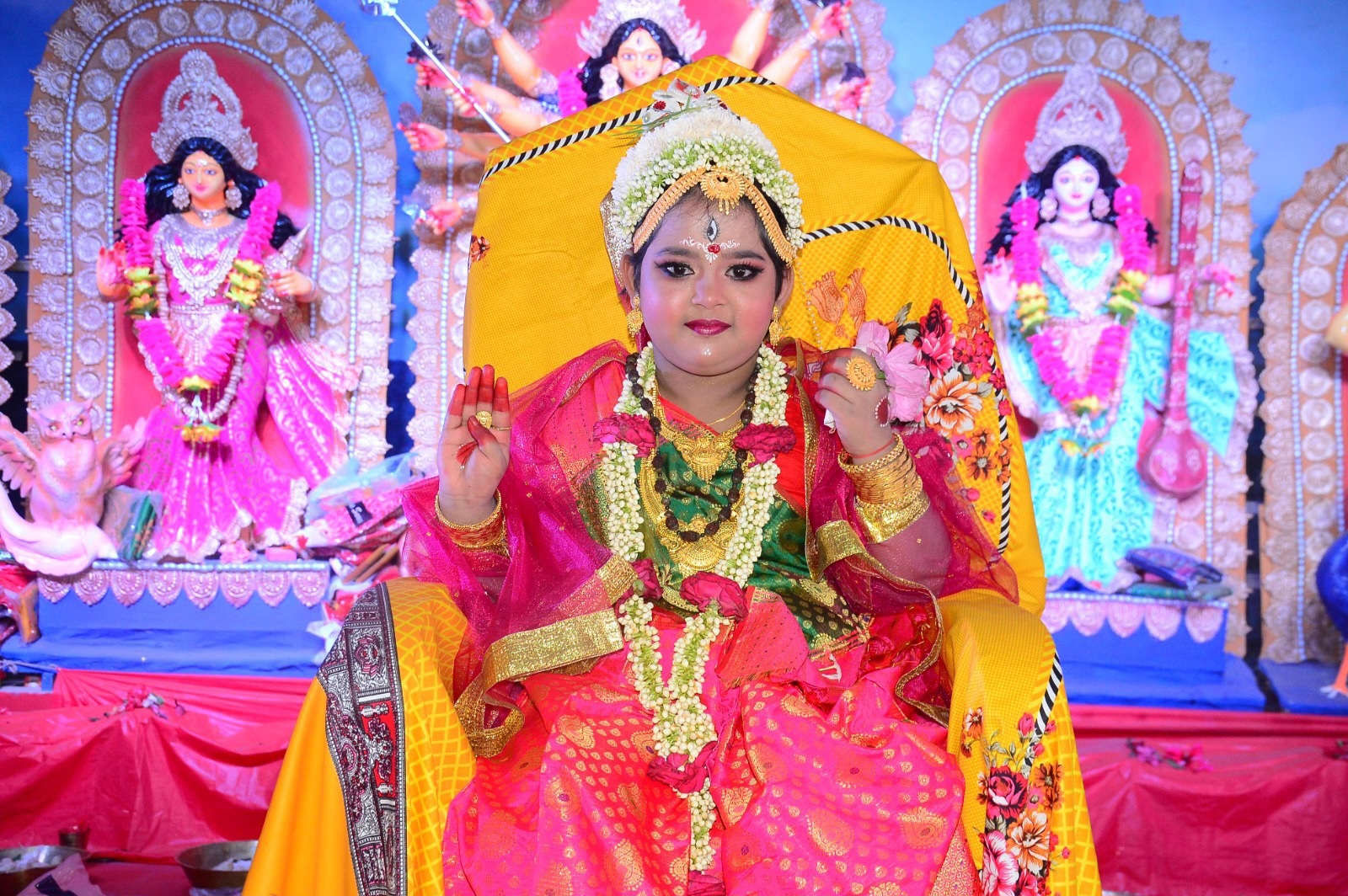দুর্গাপূজার অষ্টমীর দিনে সিলেটের দক্ষিণ সুরমায় কুমারী পূজা অনুষ্ঠিত